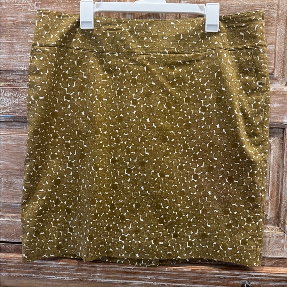 Merona Olive Patterned Mini Skirt Size 16 w/Side Zip - Picture 1 of 8